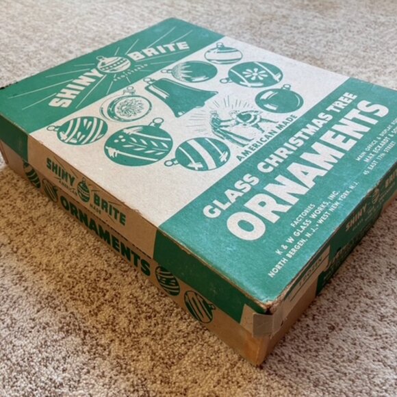 Vintage Shiny Brite Satin Stenciled Mica 12 Flocked Ornaments Boxed Glass - Picture 3 of 9